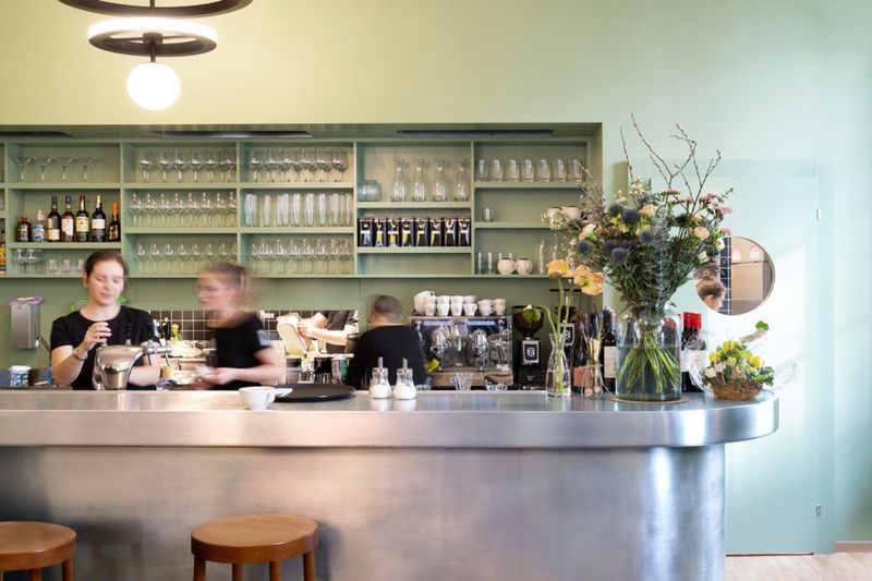 Umnutzung des Gemeindehauses Oekolampad, Basel – Neues Bistro im Erdgeschoss – Vorstadttheater